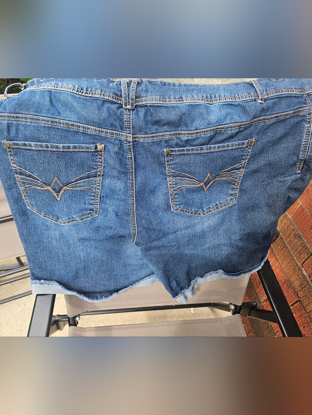 DC Slightly Curvy Jean Shorts - Picture 2 of 5